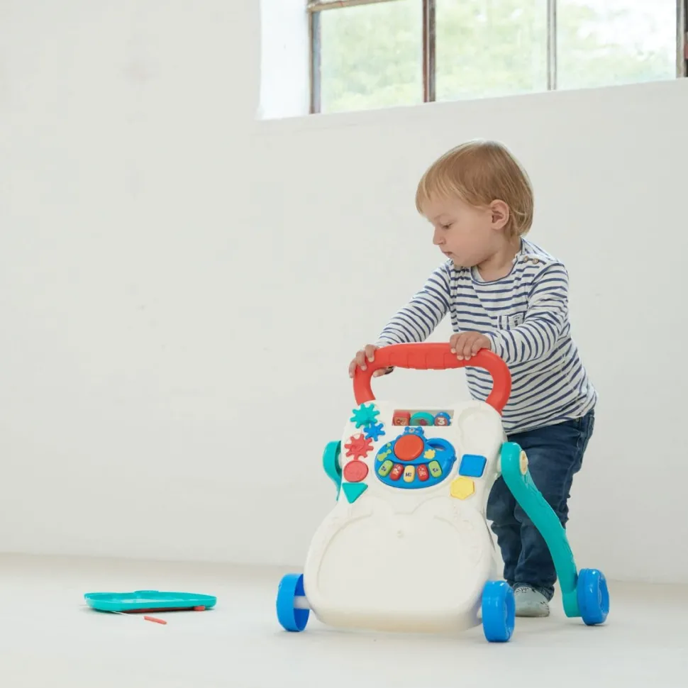 Gehlernwagen Mit Aktivitaten Und Musik