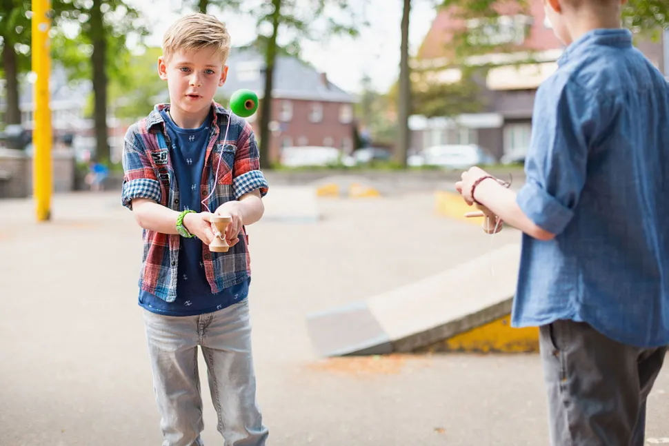 Geschicklichkeitsspiel Kendama