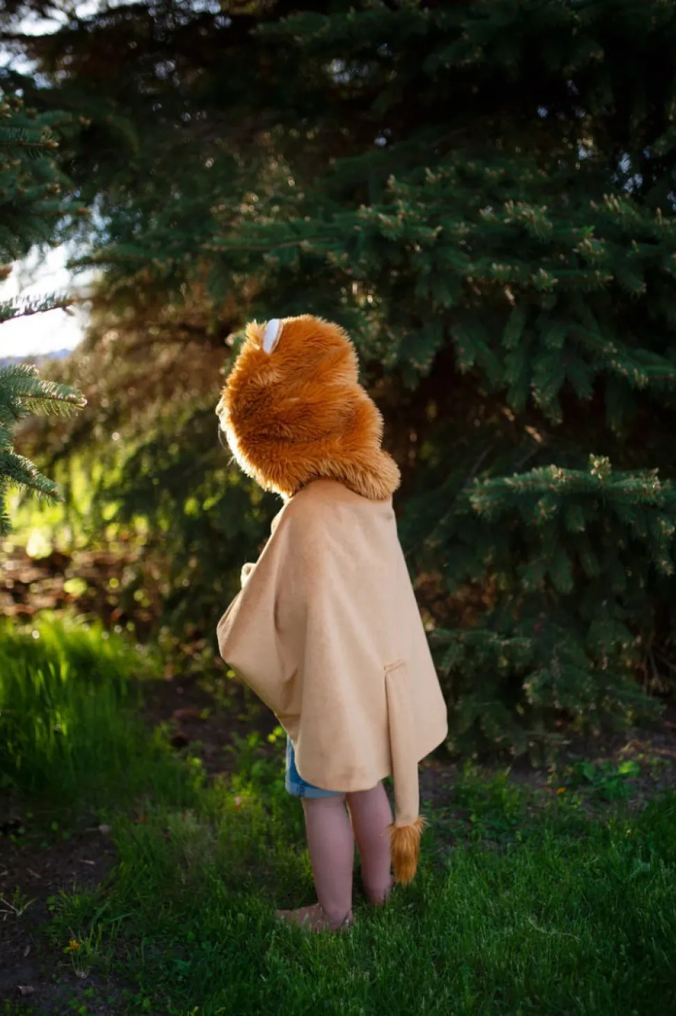 Lowe - Umhang Mit Pfoten (Gr. 18-36 Monate)