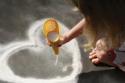 Sandspielzeug Cuppi - Schaufelsieb Mit Ball, Grau